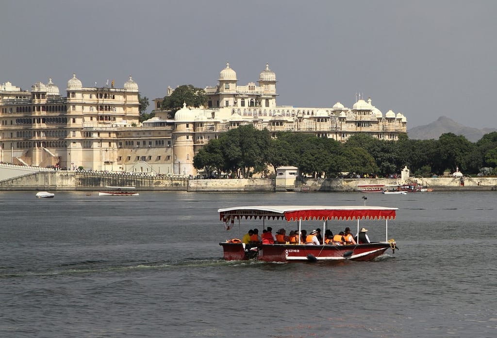 पिछोला झील (Pichola Lake)